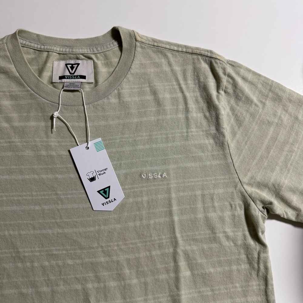 Vissla Embroidered Mens T-Shirt
Size Small, Brand New with Tags